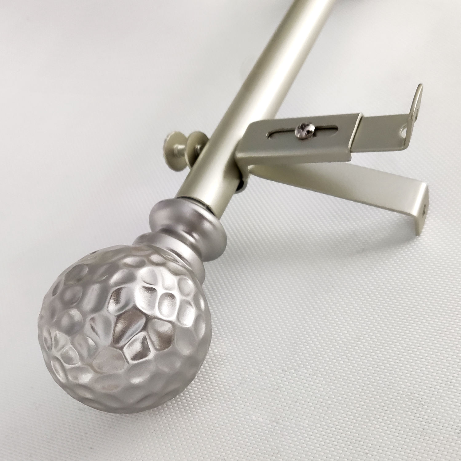 Wholesale Modern Eco-friendly Single Aluminum Alloy Curtain Rod Set with Finials Includes Accessories Curtains Customized Length