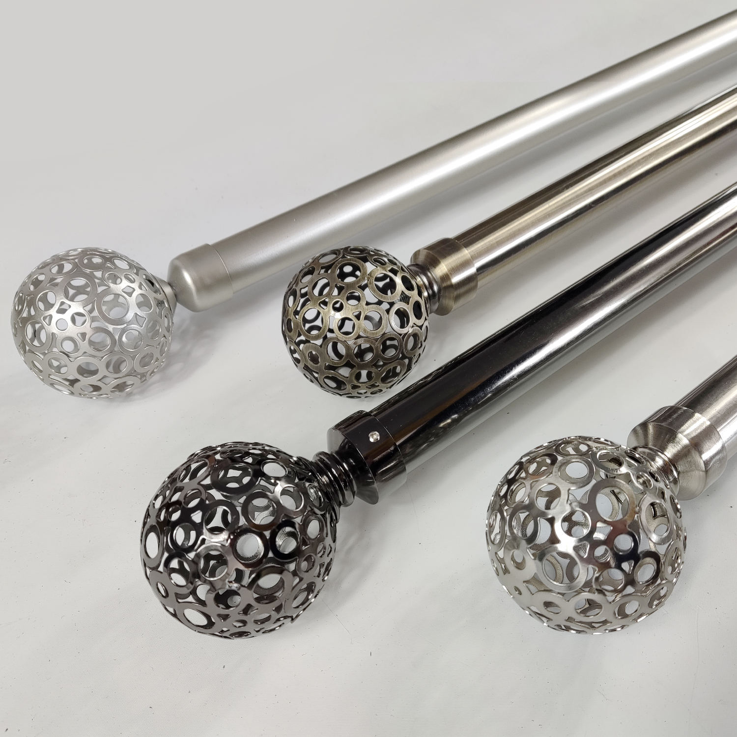 Modern Wrought Iron Hollow Head Adjustable Extendable Curtain Rods Factory Direct Sales Window Metal Curtain Pole