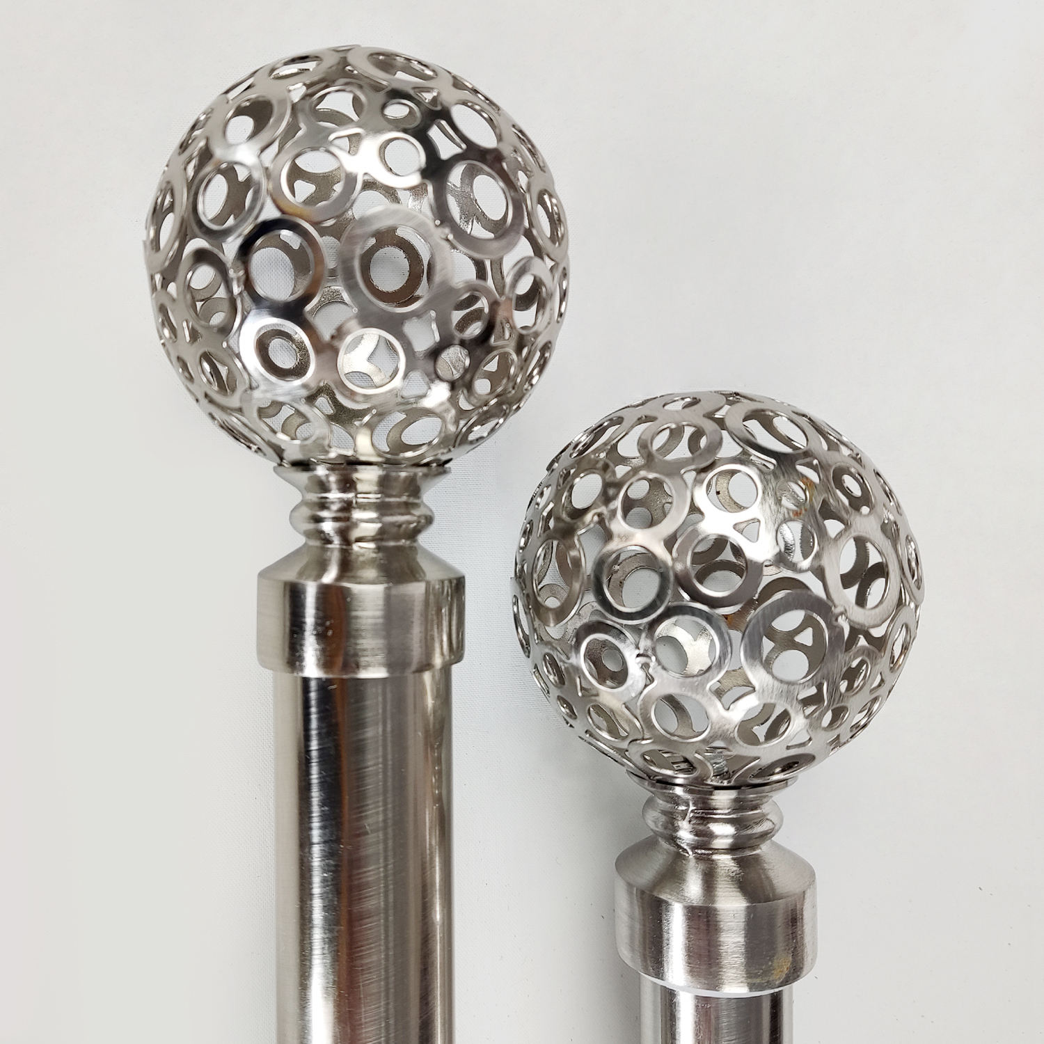 Modern Wrought Iron Hollow Head Adjustable Extendable Curtain Rods Factory Direct Sales Window Metal Curtain Pole