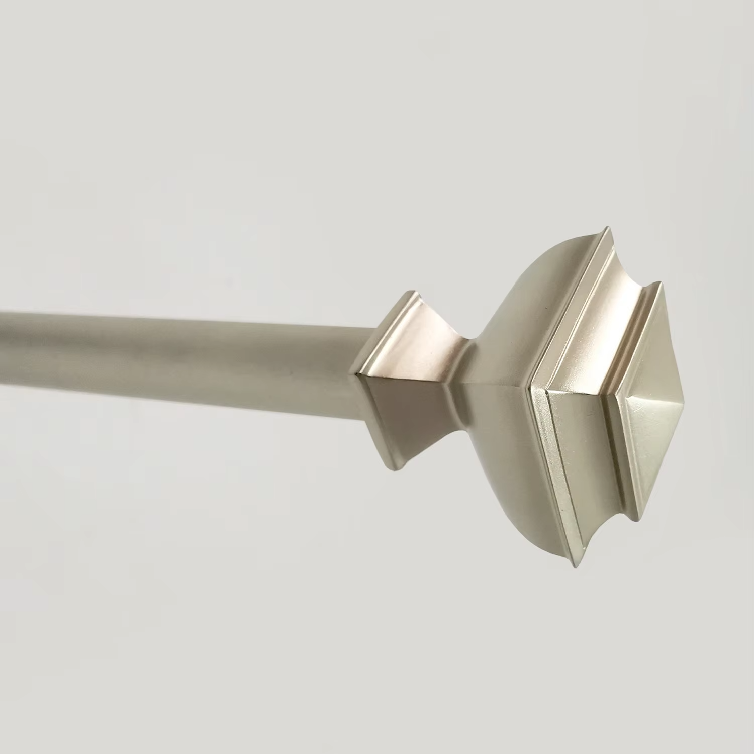 Hot Sale Traditional Style Metal Curtain Rod with Window Decorative Hardware Finial and Rod Head