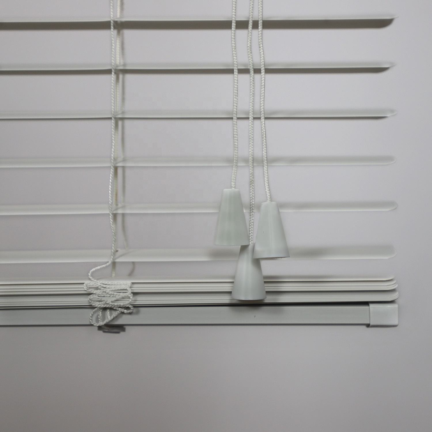 Eco-friendly Smartop VBPL1030 Manual PVC Venetian Blinds Modern Indoor Window French Window Blackout Shades Waterproof Black