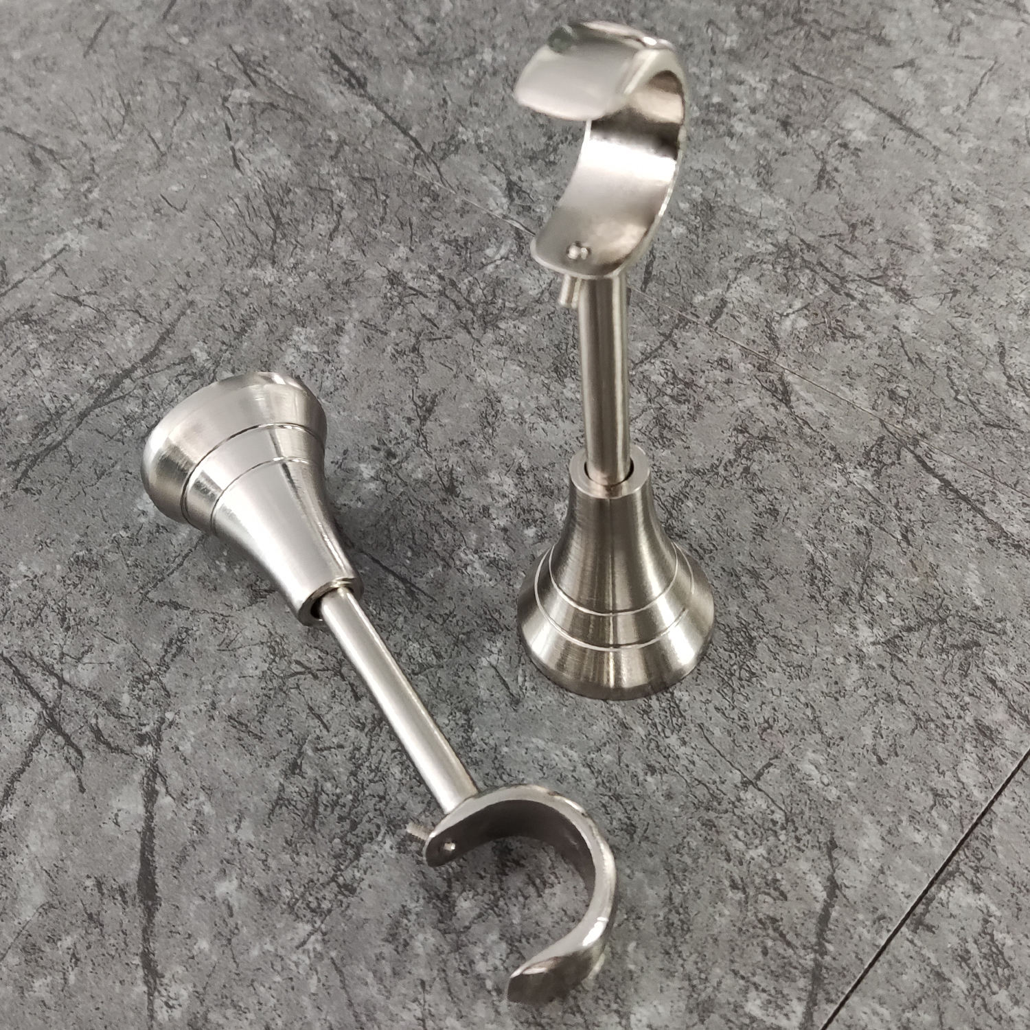 Elegant and Minimalist High Quality Adjustable Metal Curtain Rod Pole Brackets Modern Design Style Curtain Rod Holder